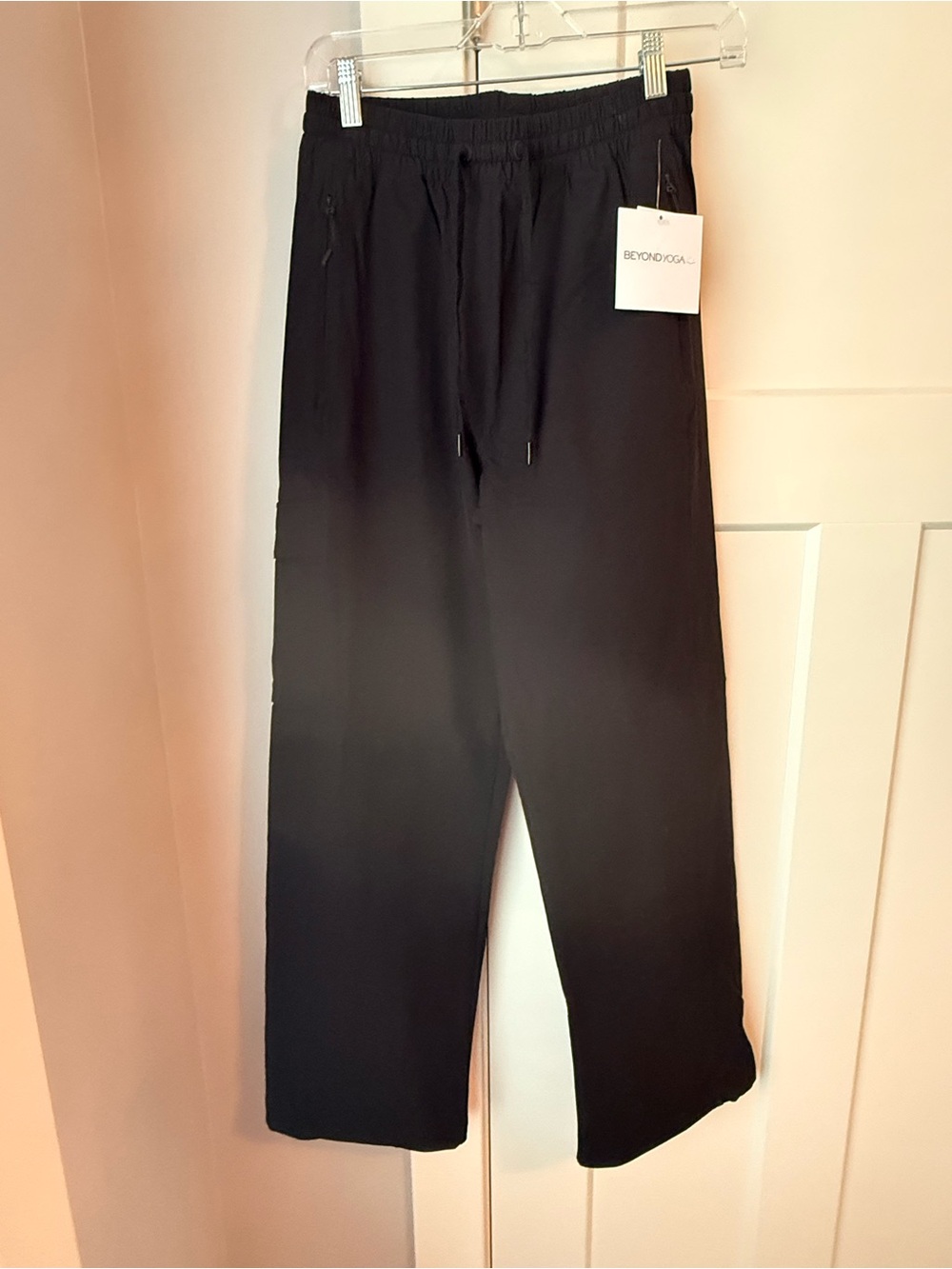 NWT XS Beyond Yoga WOMEN’S Black Drawstring Jogger Pants